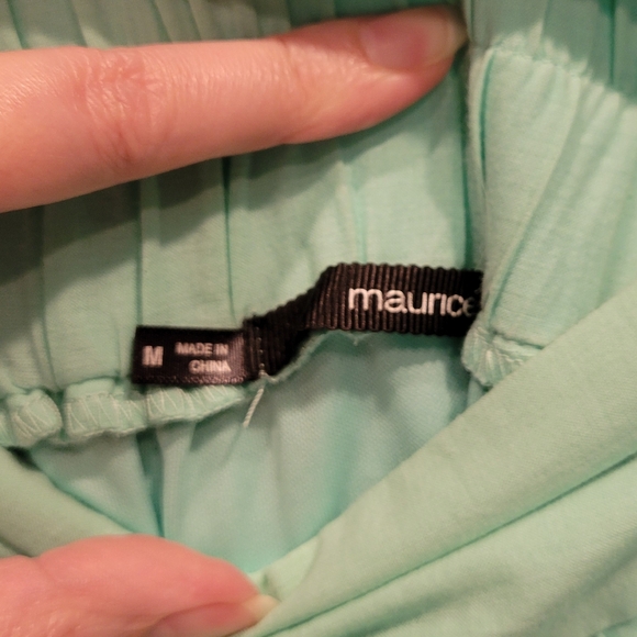 Maurices Crochet Hem Skirt NWOT Medium - Picture 3 of 6